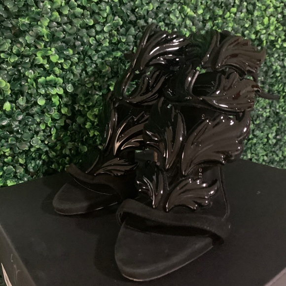 Black Giuseppe Wing Heels - Picture 2 of 3